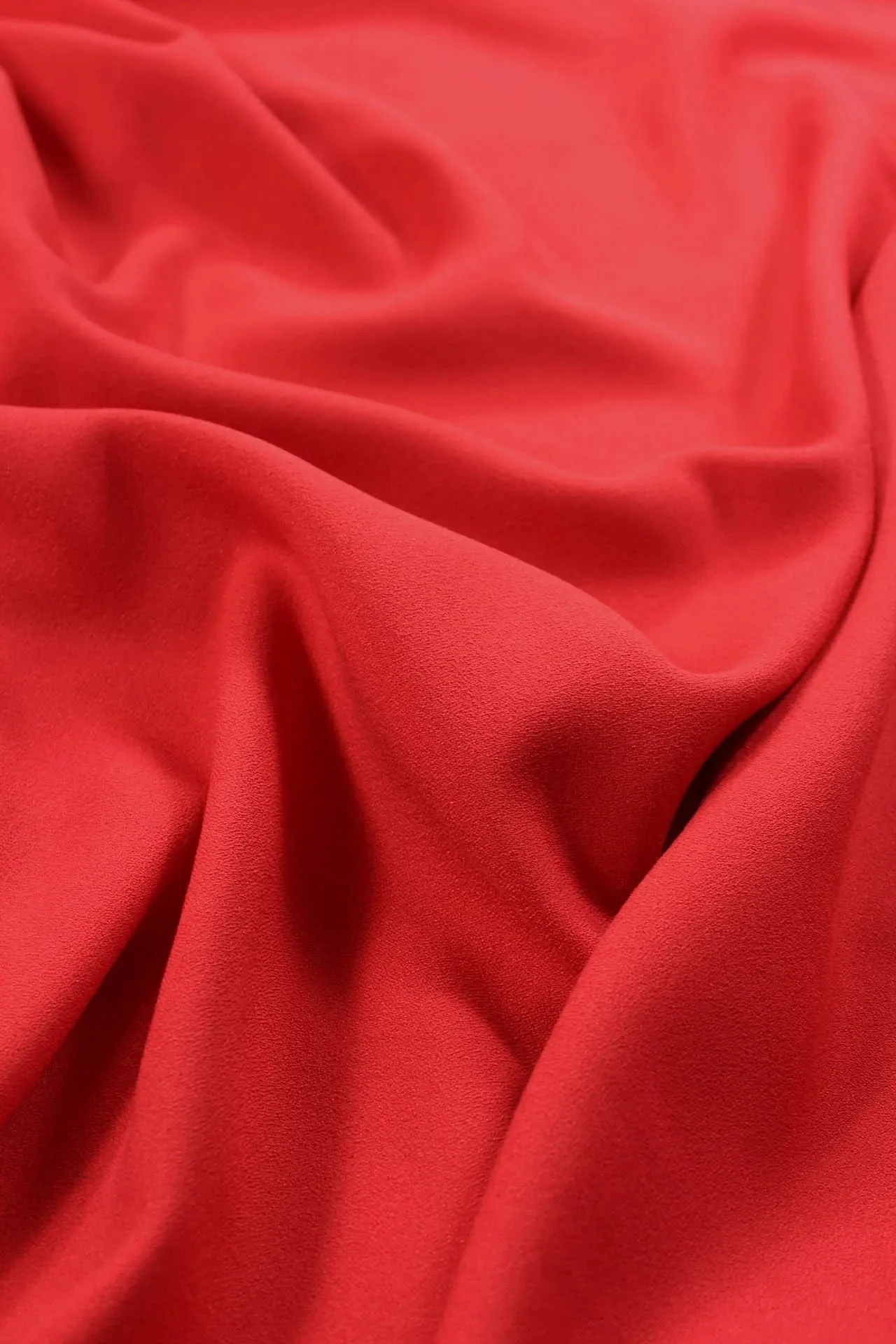 REMNANT 0.59 metres - Églantine & Zoé - Vermillon Red Viscose Crepe Fabric - Image 7