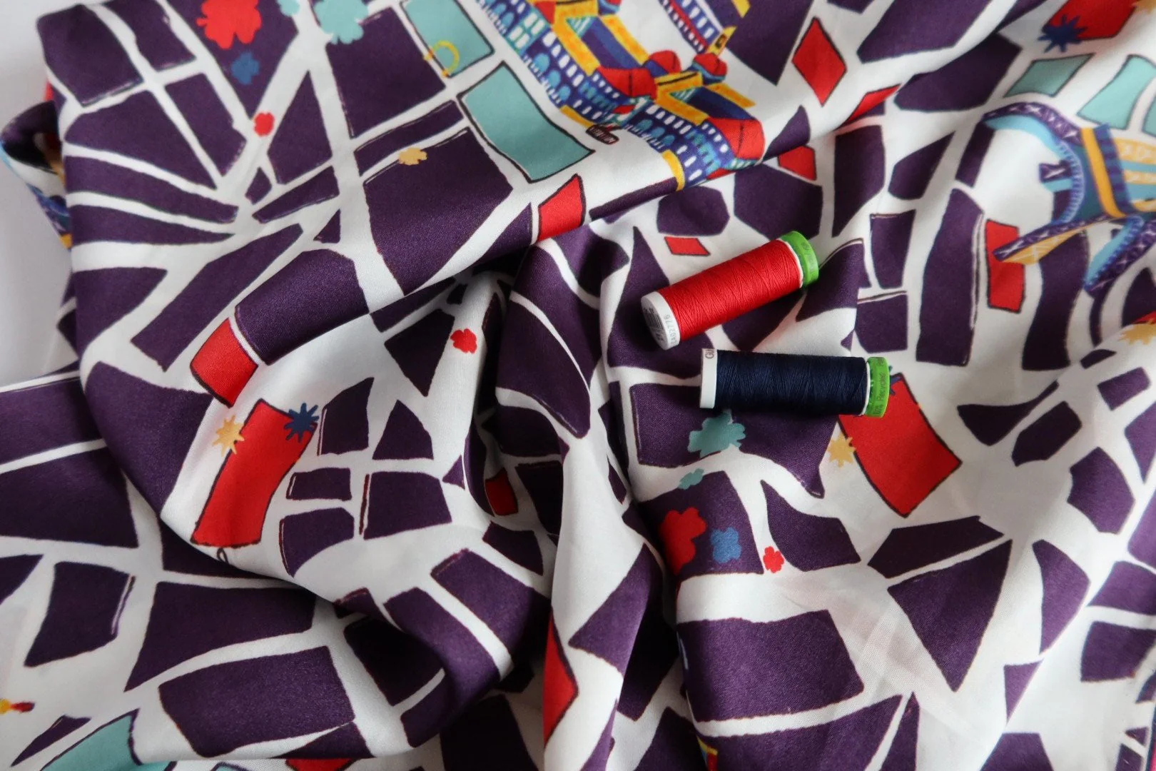 REMNANT 2 Metres - Ex-Designer - Eiffel Towel TENCEL™ Cupro Sateen - Image 6