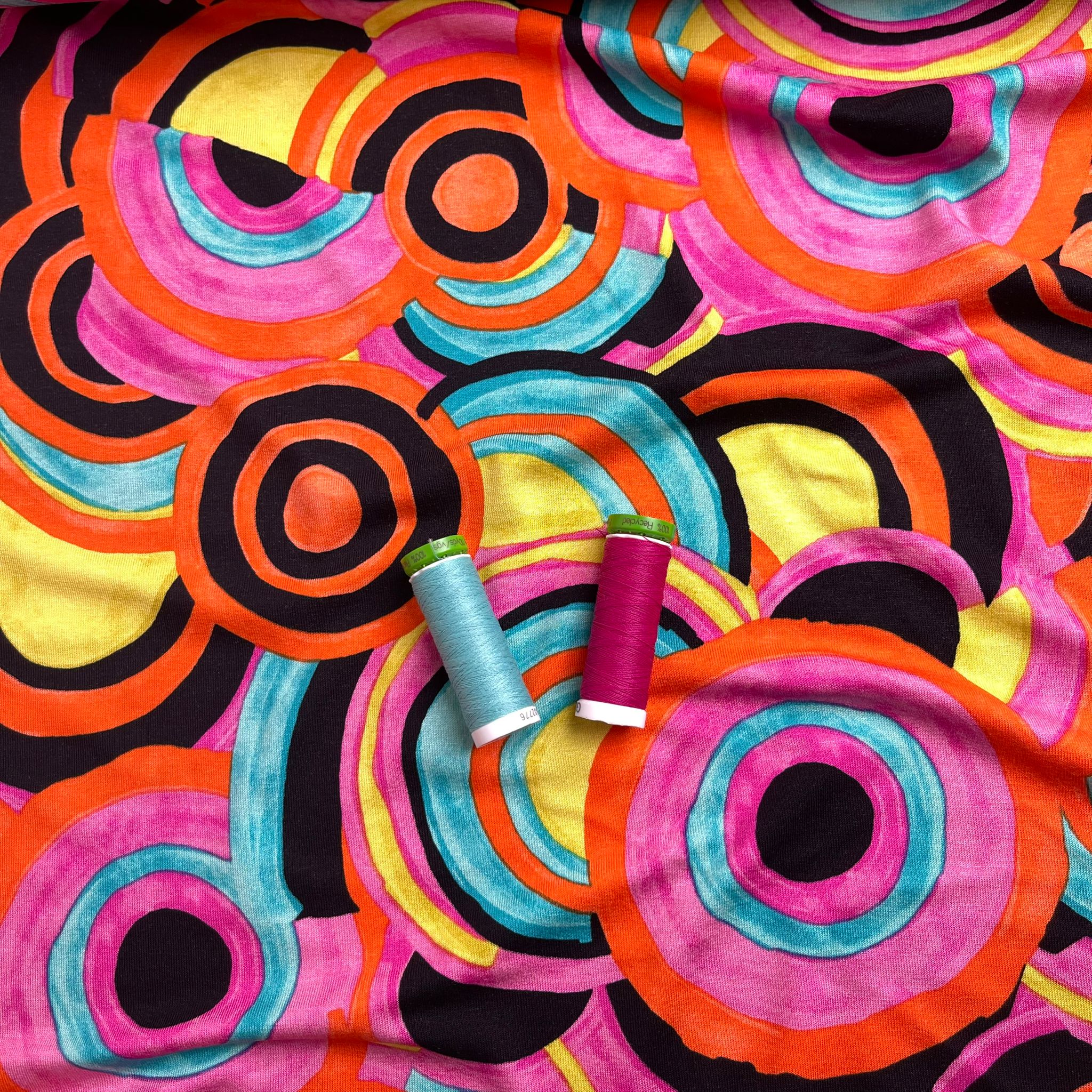 Irregular Circles in Fuchsia Viscose Jersey Fabric - Image 2