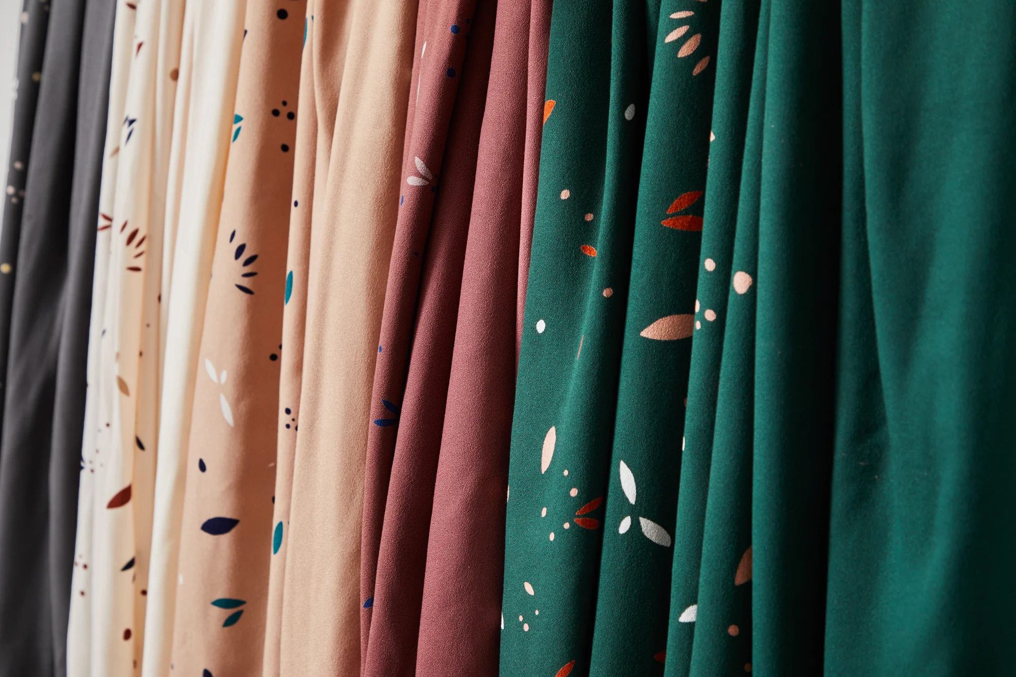Mind The MAKER - Petals Rose ECOVERO™ Vera Crepe Fabric - Image 4