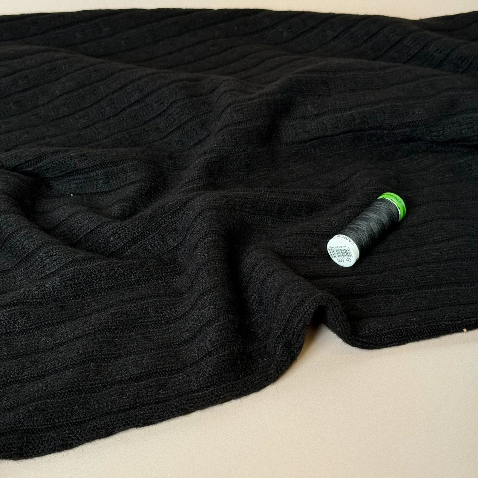 REMNANT 1.9 Metres - Montreal Rayon Blend Cable Sweater Knit in Black - Image 4