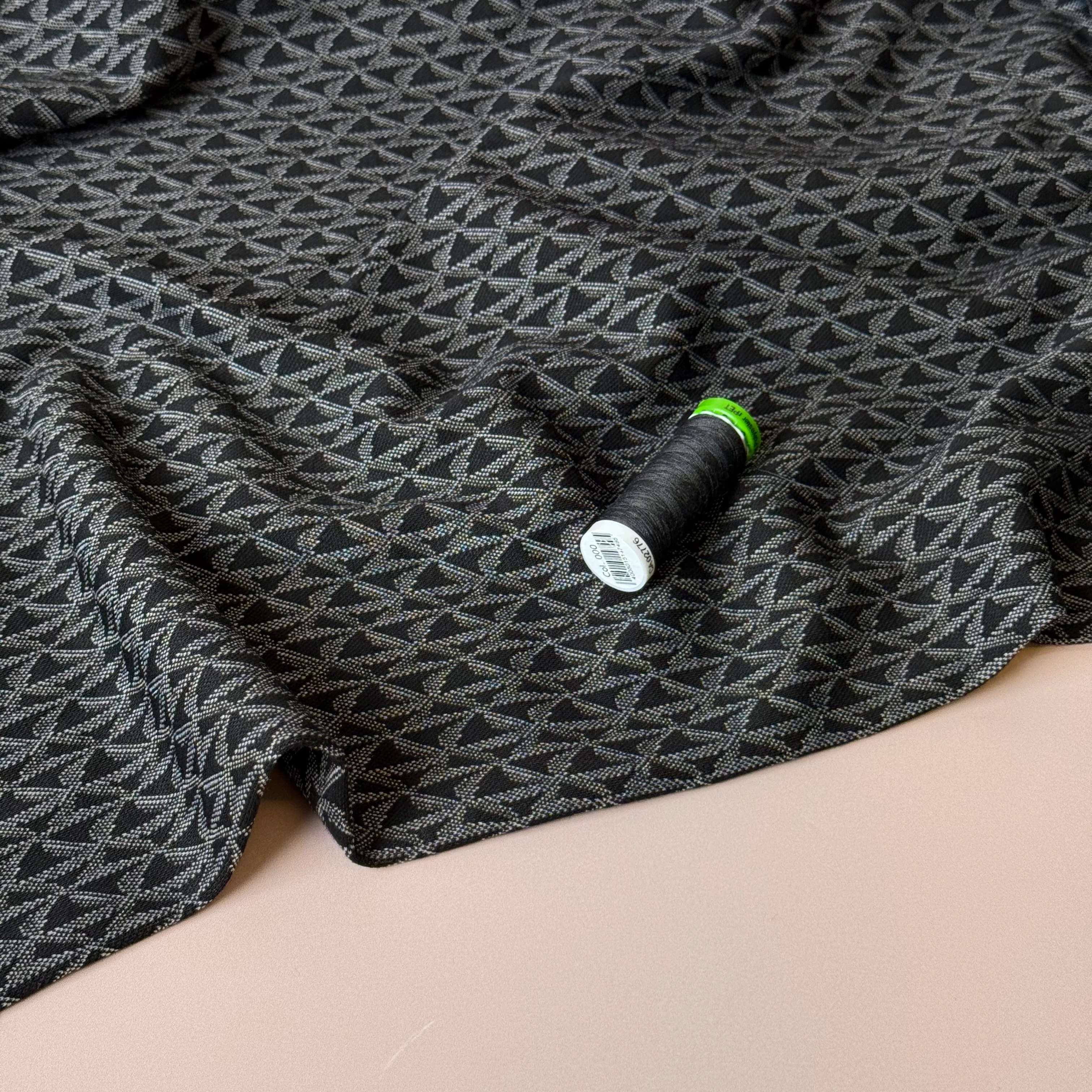 REMNANT 2.24 Metres - Retro Stars Silver Yarn Dyed Jacquard Knit - Image 2